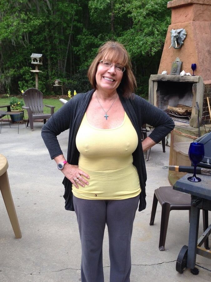 Older and hot (Braless)