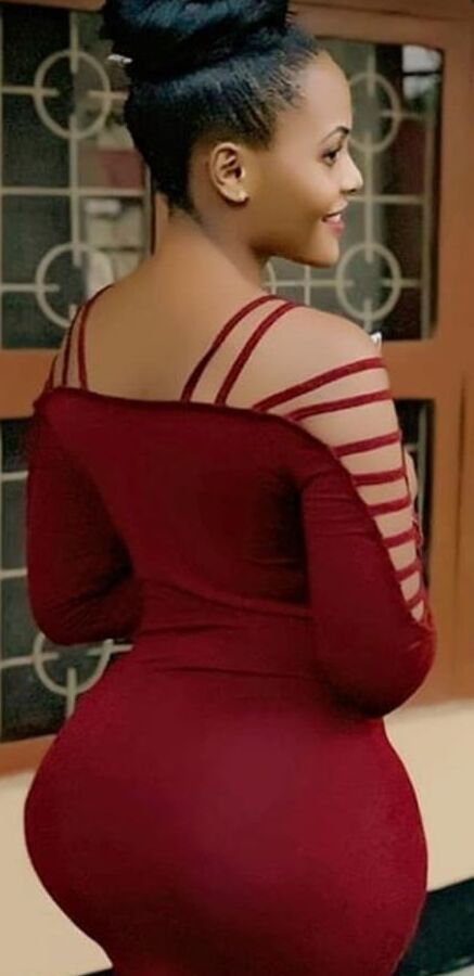 Super cute slim thick bubble booty pear Jessica