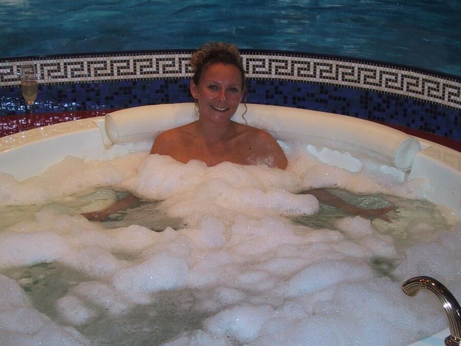 Curly milf show a bit