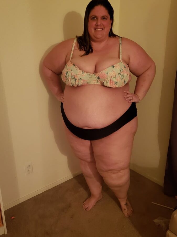 Hoodyman SSBBW . Fat mom pigs exposed .