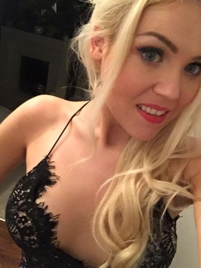 Hot year old blonde, super fit body, thigh gap