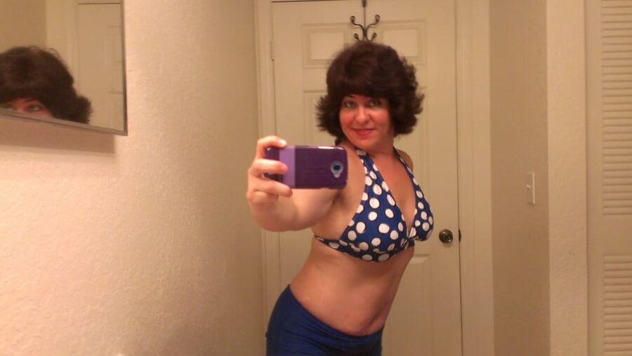 Michelle Grogan expsed MILF