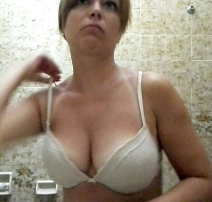 Mix slut milf for play cock
