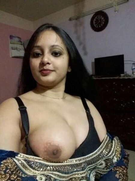 Beautiful Indian Desi Bhabhi Full Set