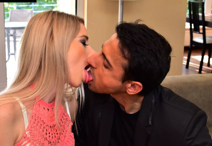 Lucky Indian guy fucks British pink Pussy