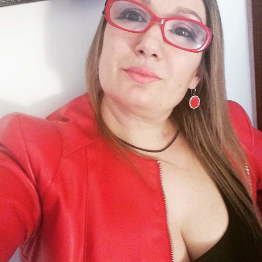 Milfs - comment and rate