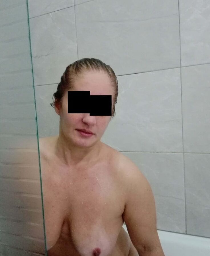 Laura&;s bath time