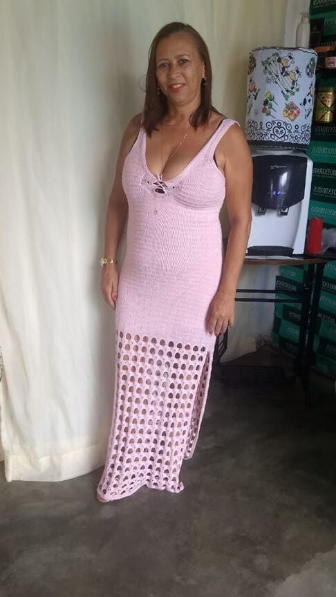 BRAZILIAN BUSTY MILF