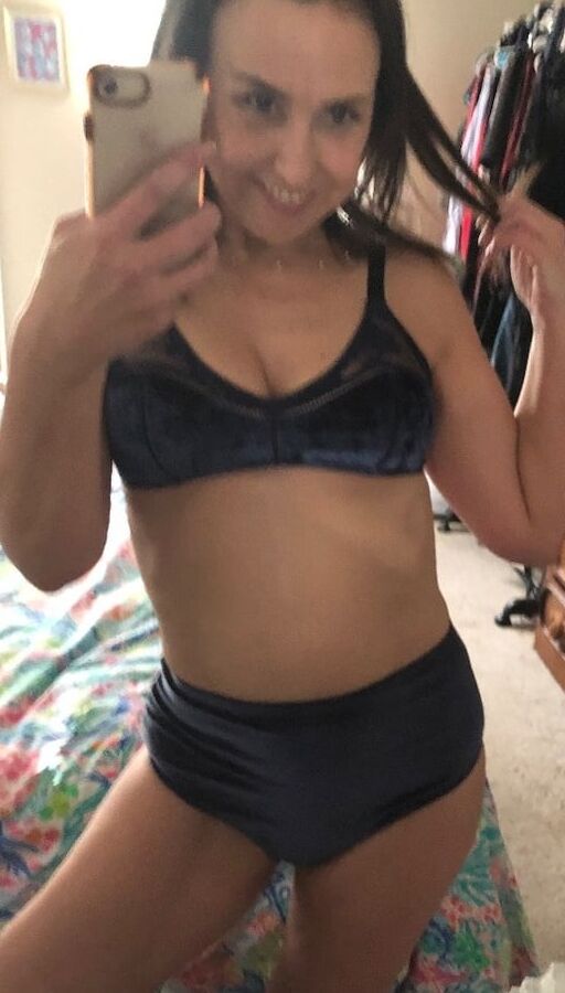 Sexting milf