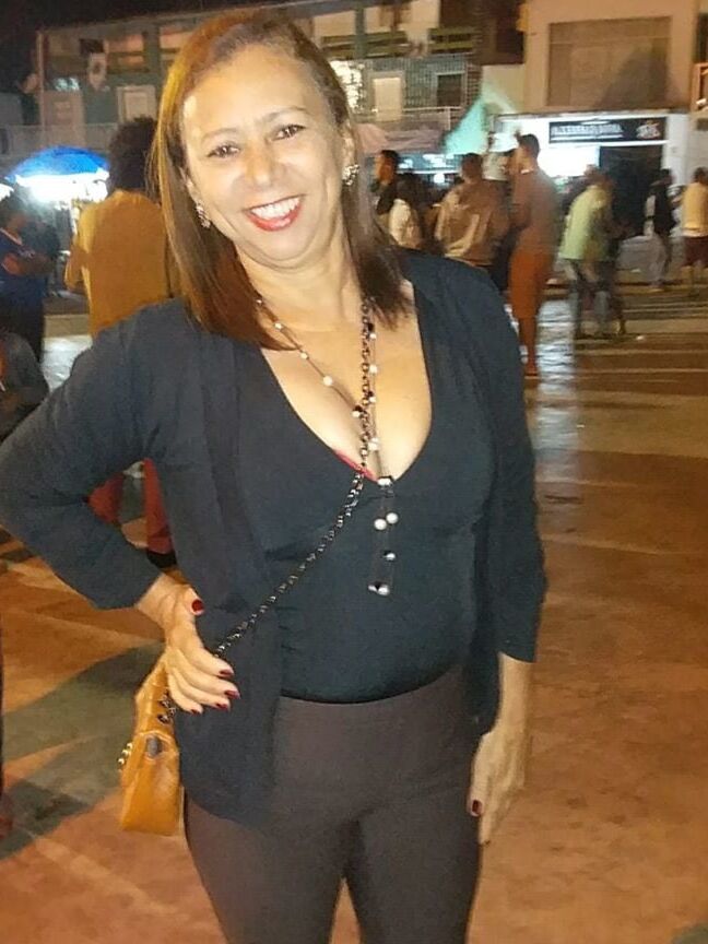 BRAZILIAN BUSTY MILF
