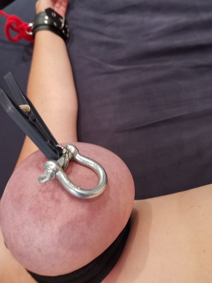 Toms perverse Frau mit Grossen Hangenden Eutern