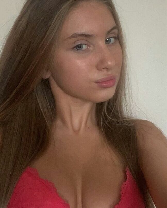 CHLOE IG BABE GREAT TITS