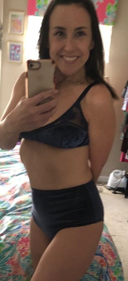 Sexting milf