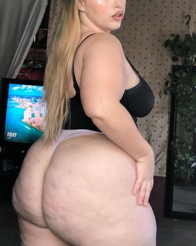 ass legs PAWG