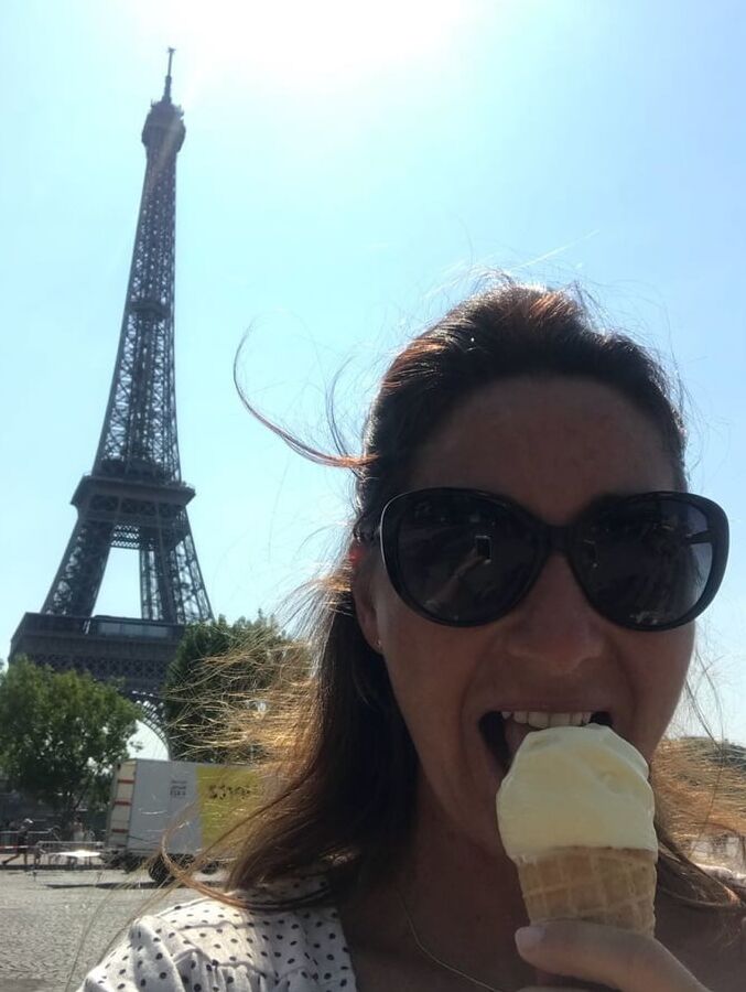 elodie grosse chienne a insulter