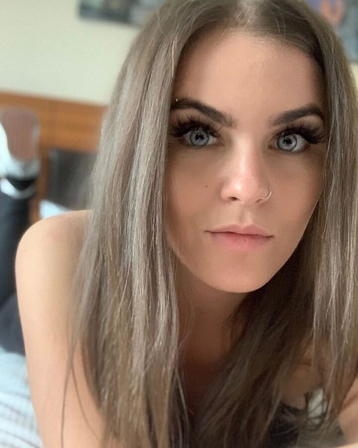 Sexy Russian singer Sonya Tayurskaya