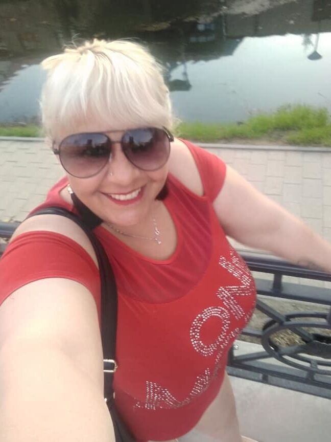 Hun Gipsy facebook Milf