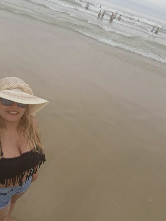 (ARG): Florencia&;s big tits in summer!