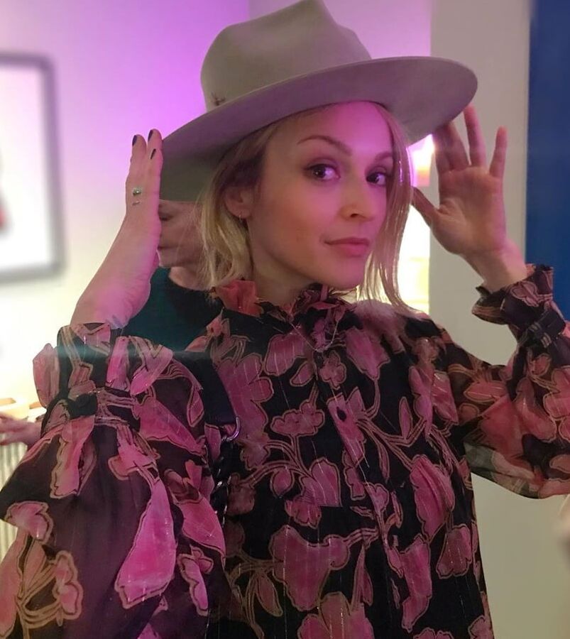Fearne Cotton MILF