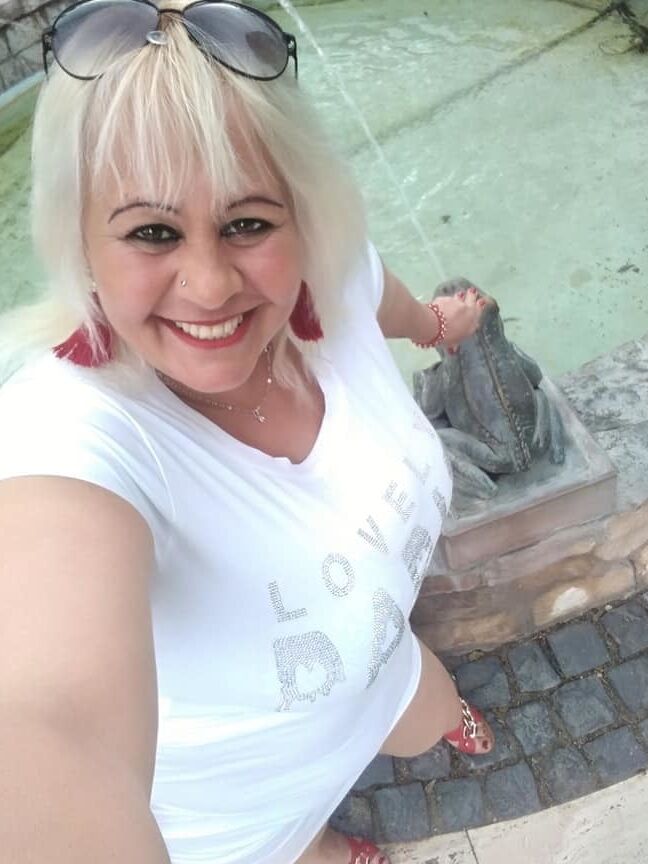 Hun Gipsy facebook Milf