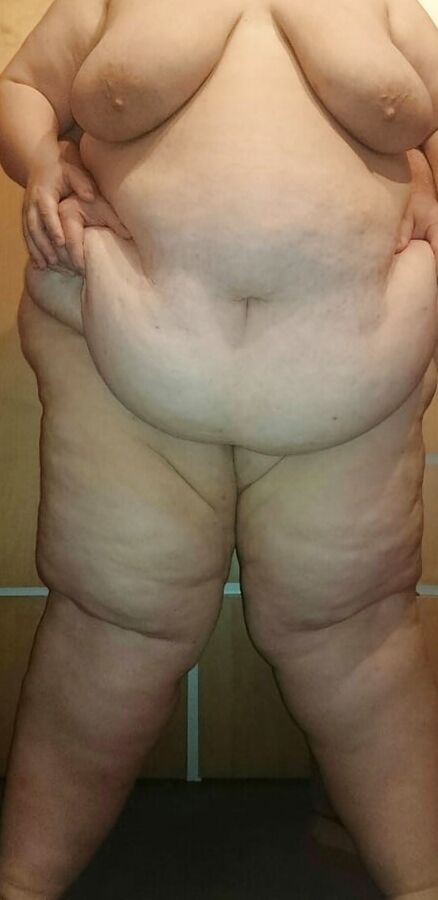 Hold that beautiful belly!