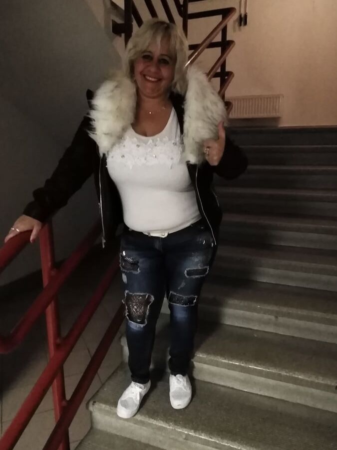 Hun Gipsy facebook Milf