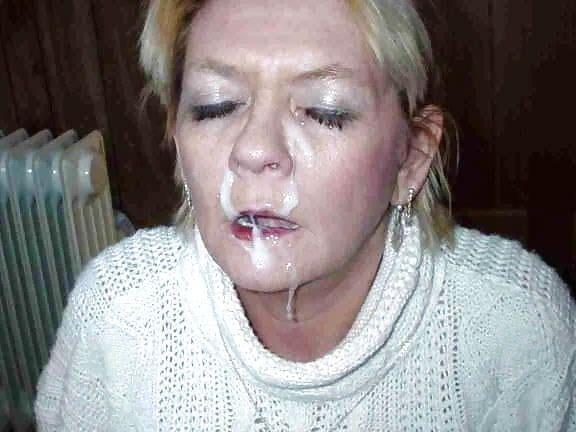 Salope pour une ejac en pleine gueule vol. - facial cum