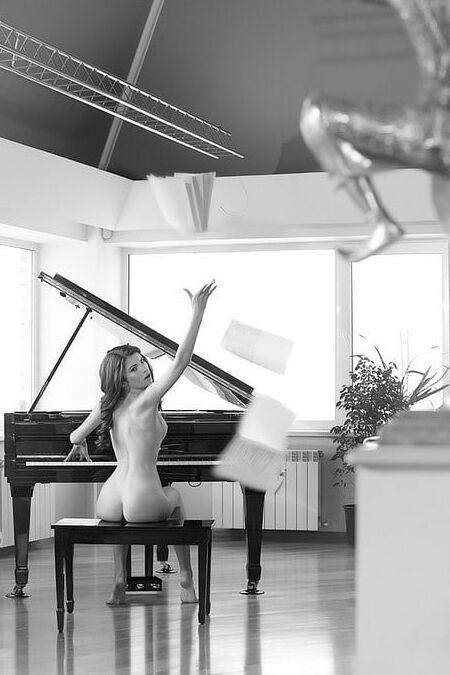 Nude Musicians