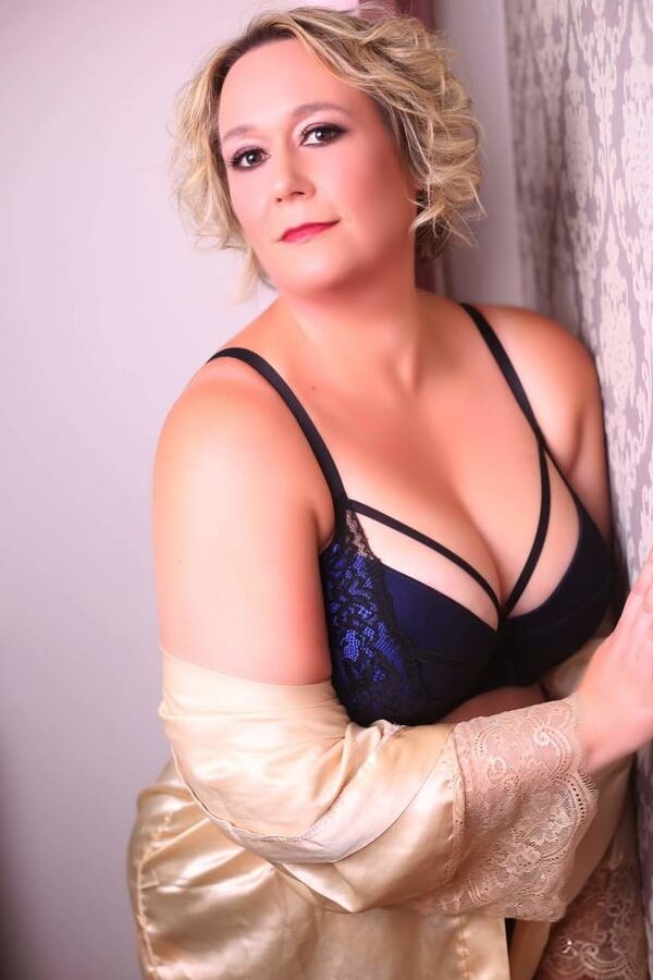 Sexy as fuck Fat MILF Slut
