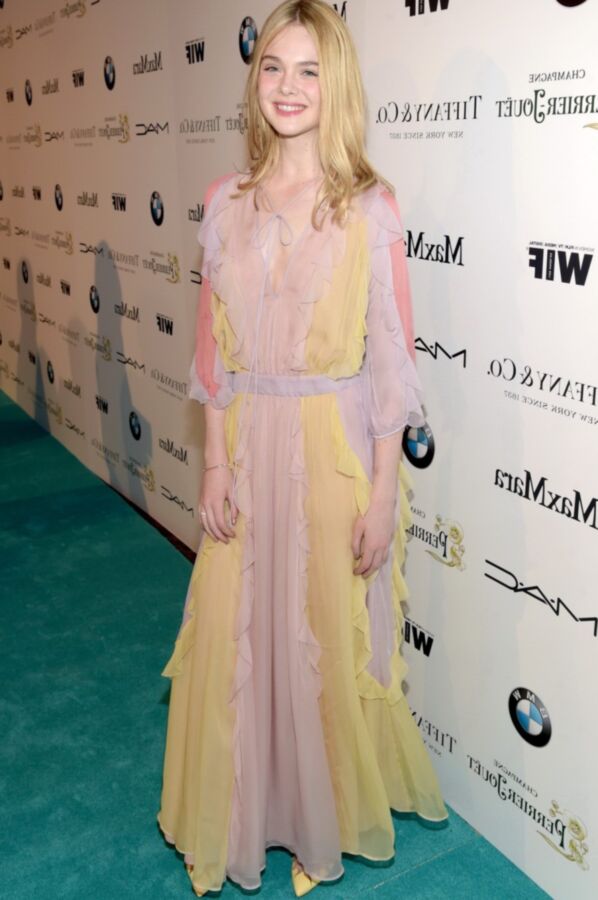 Elle Fanning - The Great SE ()