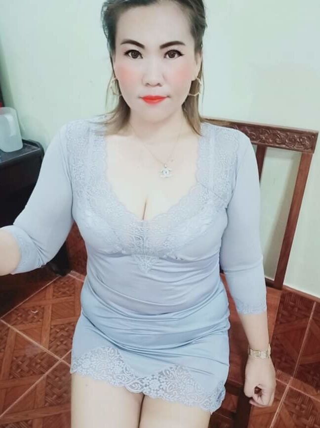 Ibu tetek Besar puki besar