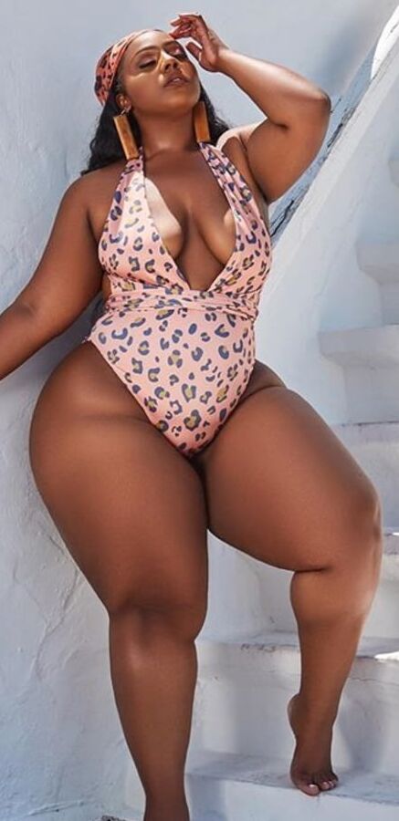 Super bbw mega thigh pear Diva