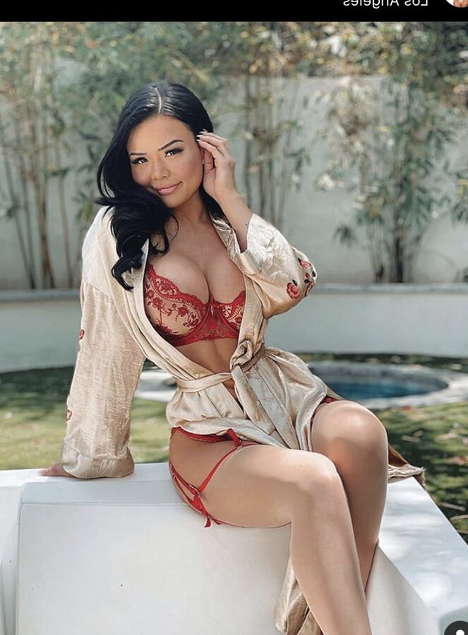 Jessica Sunok nude