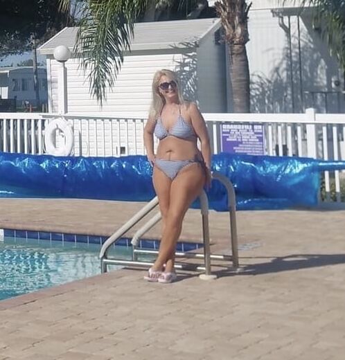 Sexy mature (nonude)