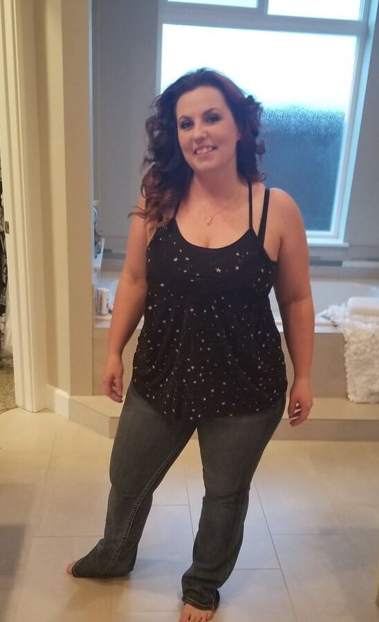 Cute BBW brun wife