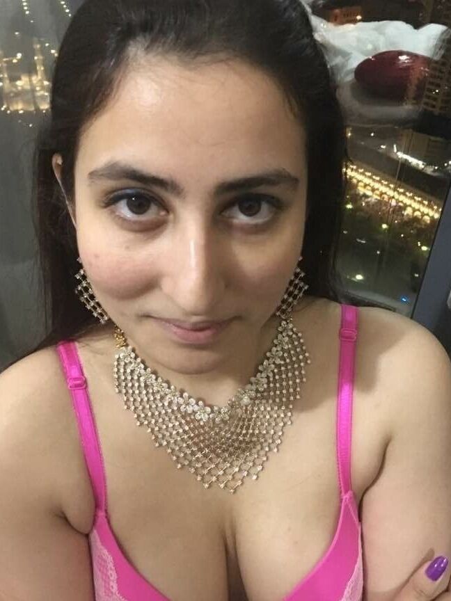 DESi Newly Married Wife HONEYMOON pICS
