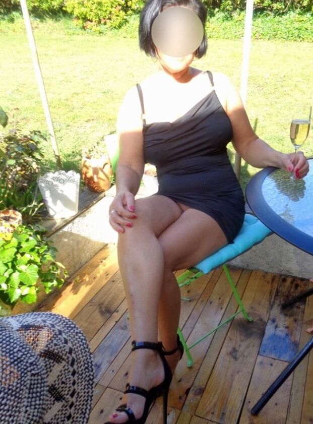 En robe un peu sexy