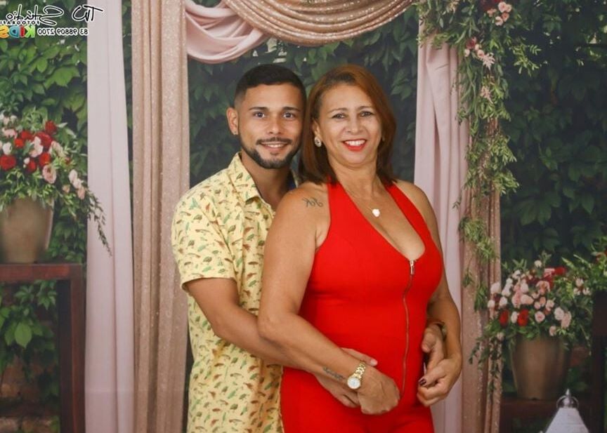 BRAZILIAN BUSTY MILF