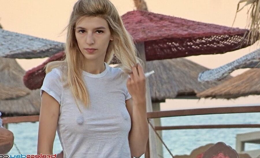 No Bra - Braless - Pokies - Free the Nipple