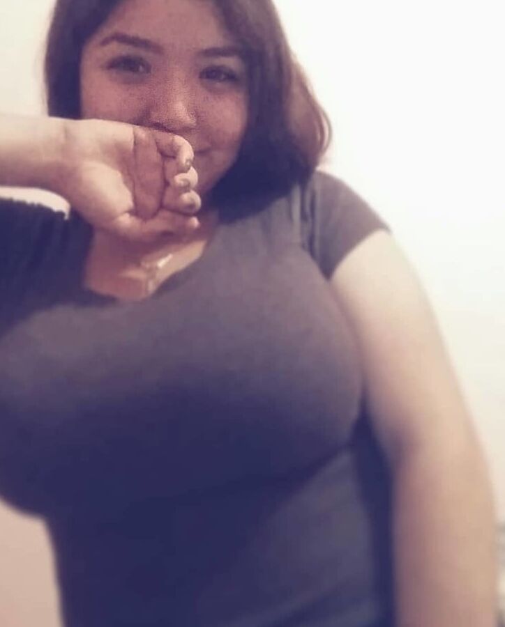 Laura con mega TETAS