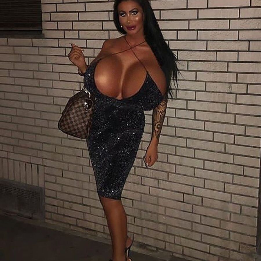 wonder women milf boobs