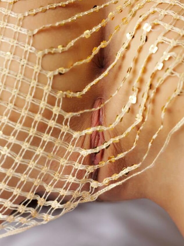 Premiering accessories gold color