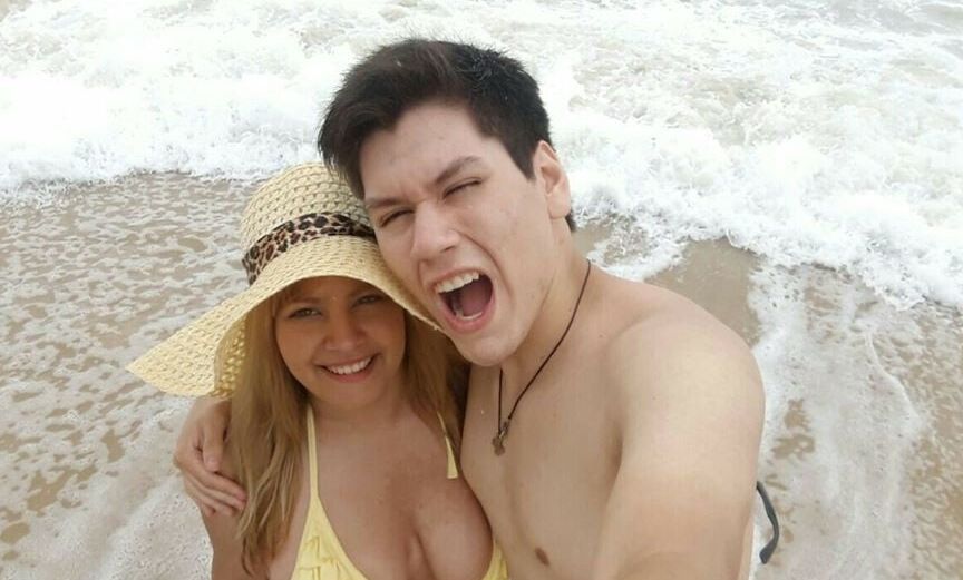 (ARG): Florencia&;s big tits in summer!