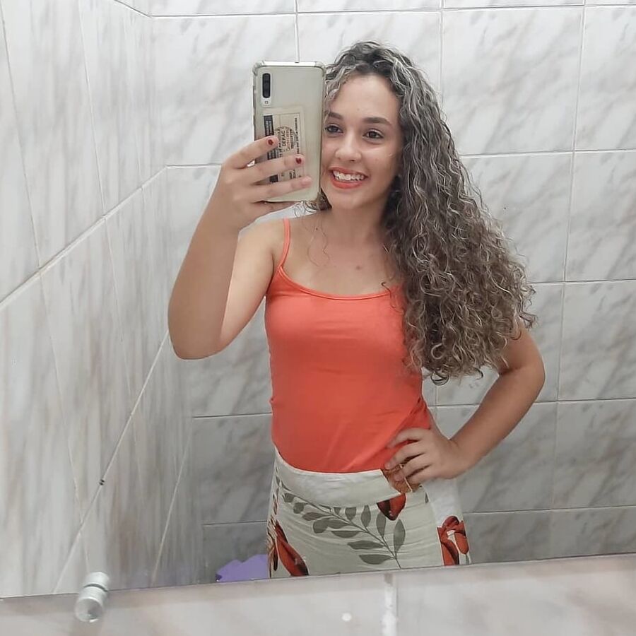 Beatriz a putinha para cum tributos