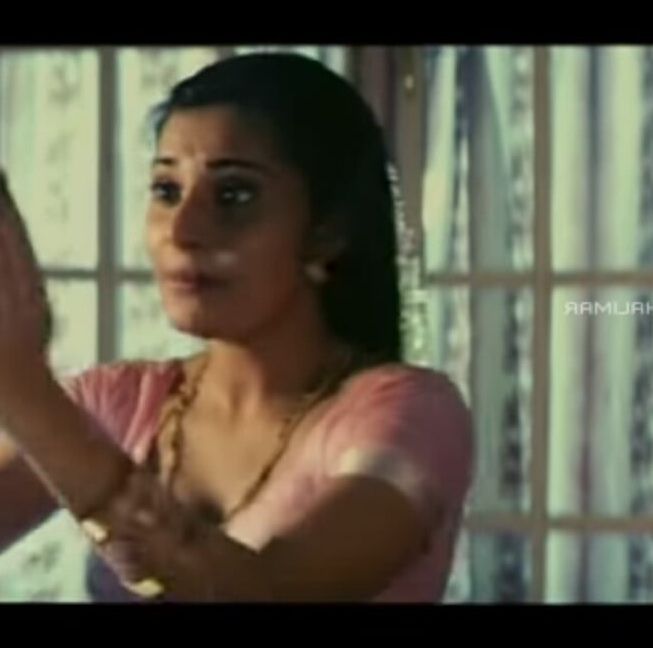 Actress Shruti Raj boob show