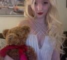 Dove Cameron