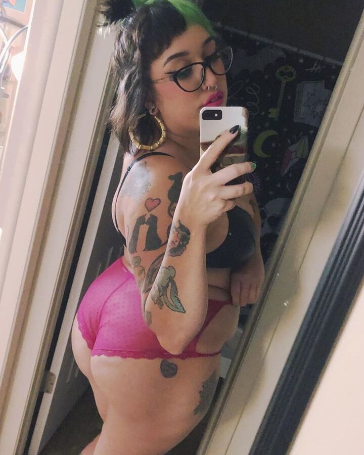 Sexy Alt Chick