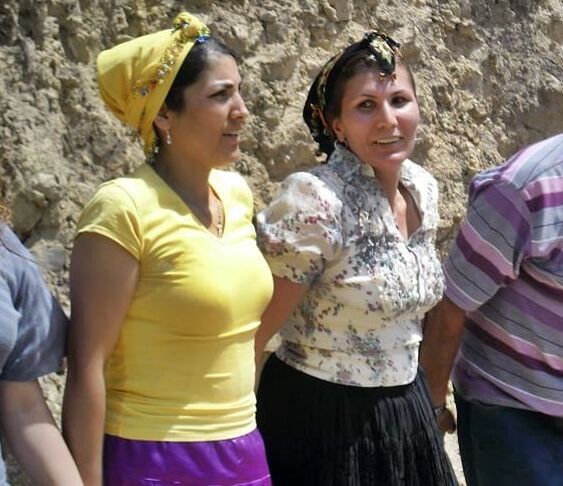 Turk koylu kadinlar olgun salvarli turbanli turkish ayaklar