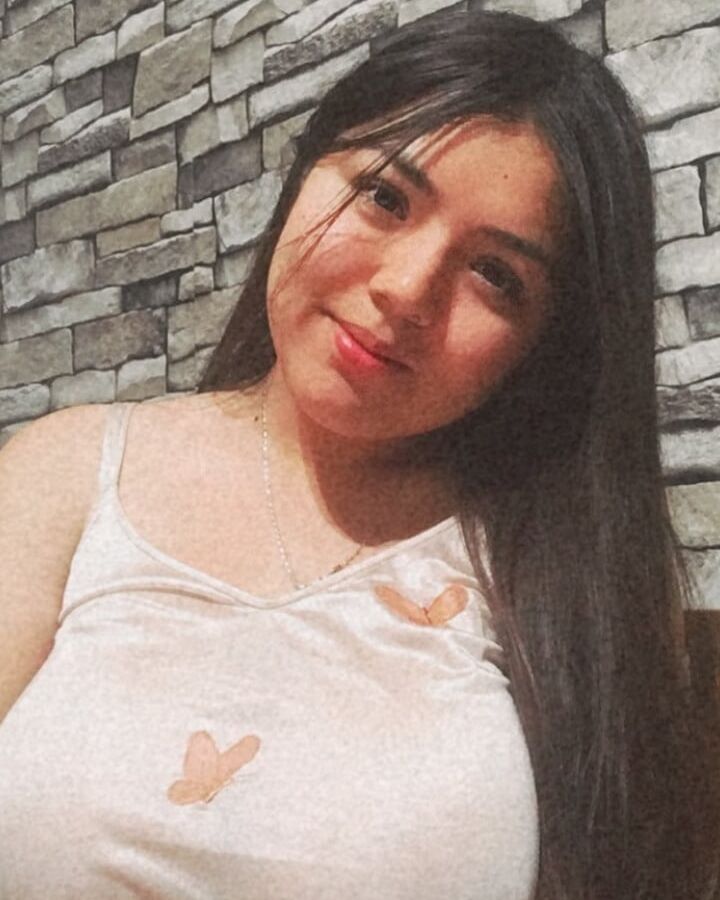 Laura con mega TETAS