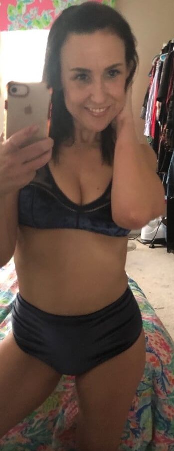 Sexting milf